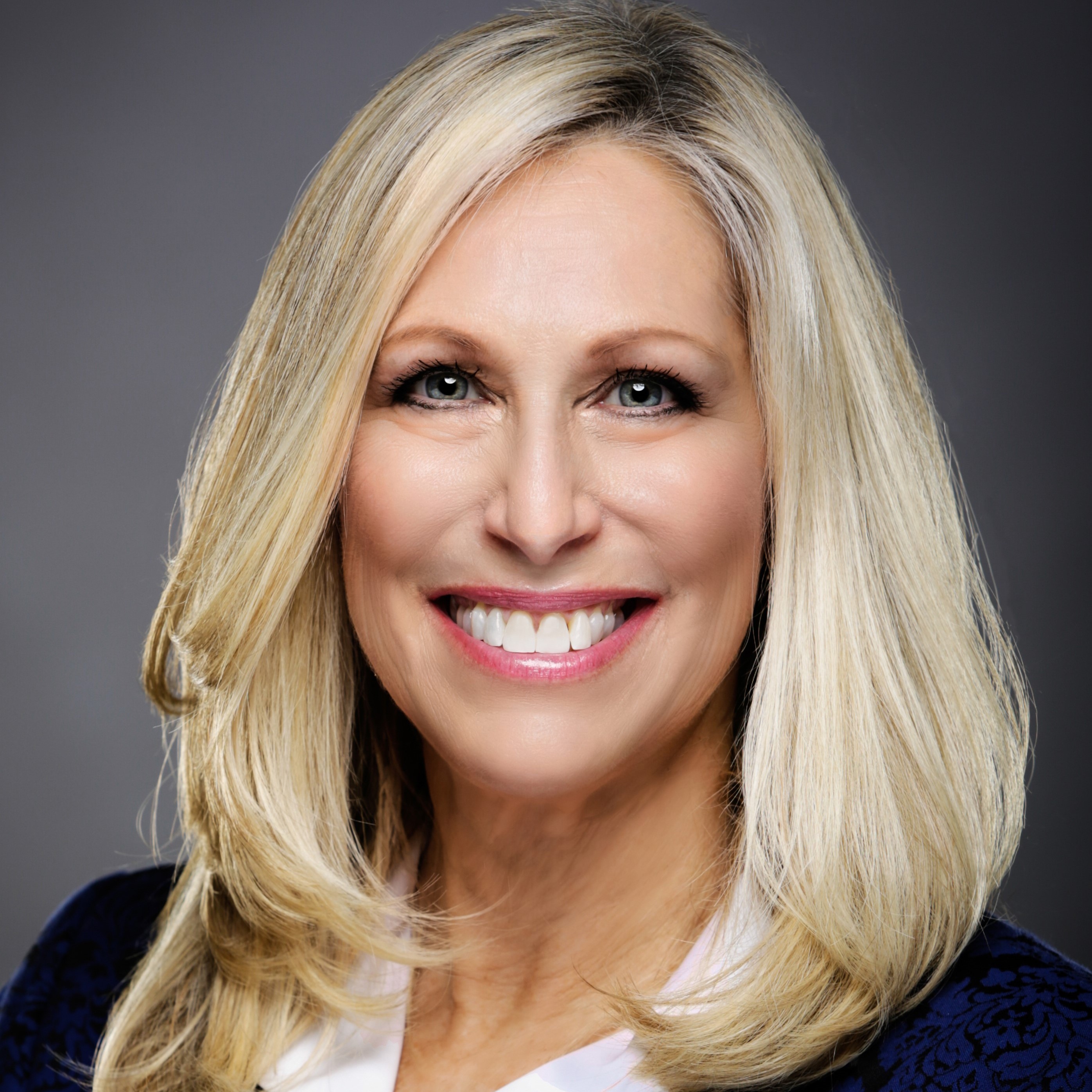 KarynSchoenbart_Headshot_HighRes_Square KarynSchoenbart_Headshot_HighRes_Square